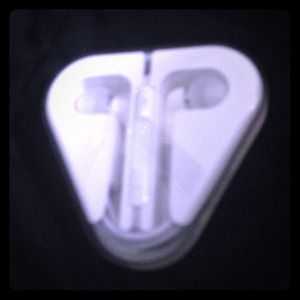 New never used!!! Apple earphones