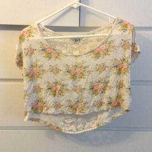 FOREVER 21 FLORAL LACE CROP TOP
