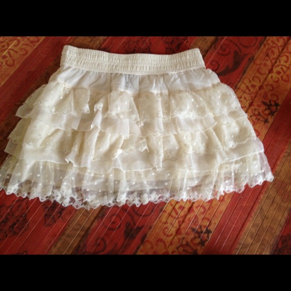 Super Cute Off White Lace Mini Skirt