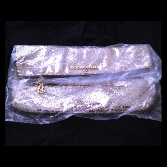 🚫SOLD🚫Victoria secrets clutch