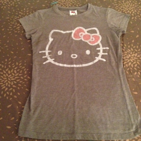 ❤️TRADED!!❤️ Hello Kitty Shirt