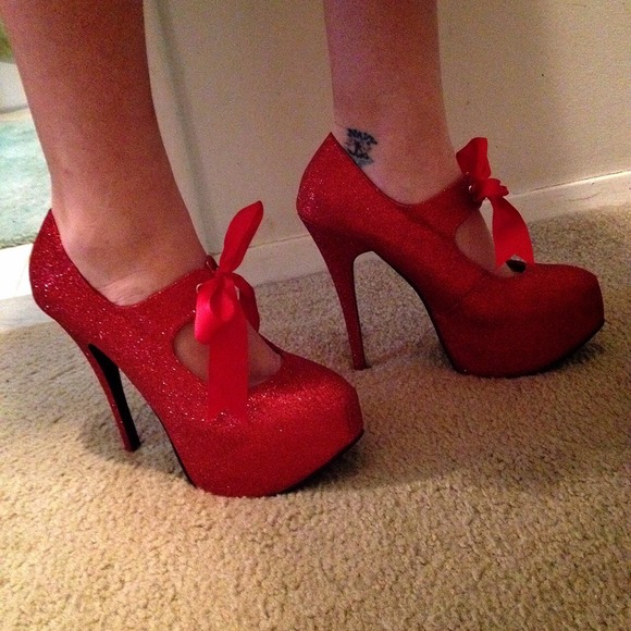 Party High Red Heels 👠👠 - Picture 2 of 4