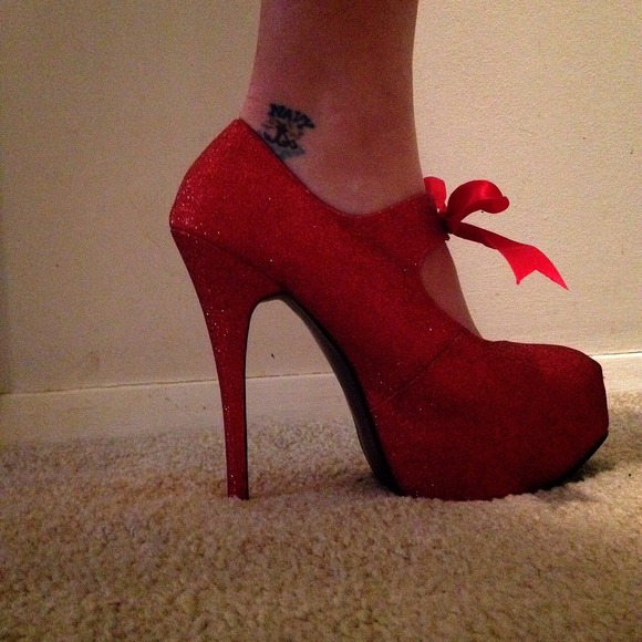 Party High Red Heels 👠👠 - Picture 3 of 4