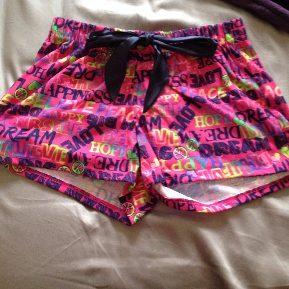 Shorts - Picture 2 of 3