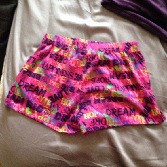 Shorts - Picture 3 of 3