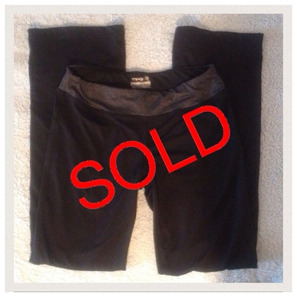 🌟SOLD🌟MPG yoga pants