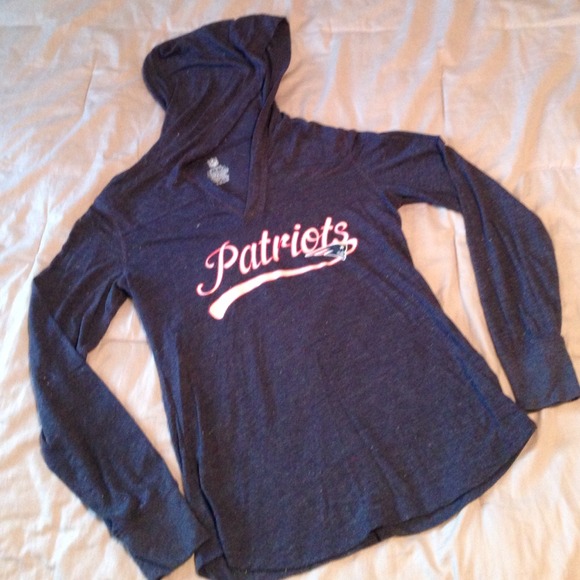 🚫Reserved🚫 for @ematson bundle of 2 Pats shirts