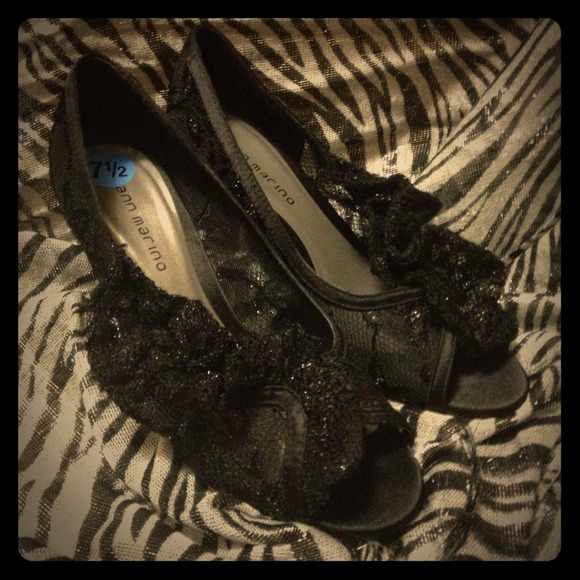 Lacey black heels Sz 7 1/2. Brand new.