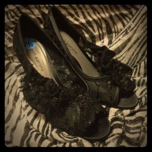 Lacey black heels Sz 7 1/2. Brand new.