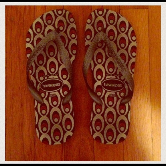 SOLD BUNDLE FLIP FLOPS