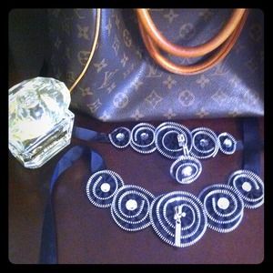 Just super fashionable European set!!! Great find