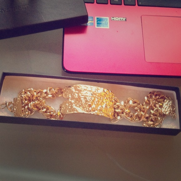 Narchystreet gold lion necklace Rihanna same one