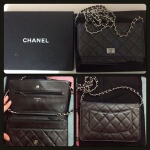 Authentic Chanel wallet on chain sold!!!!!