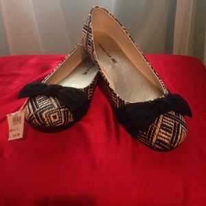 American eagle B&W flats