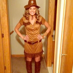 Cowgirl HALLOWEEN COSTUME - Size Medium