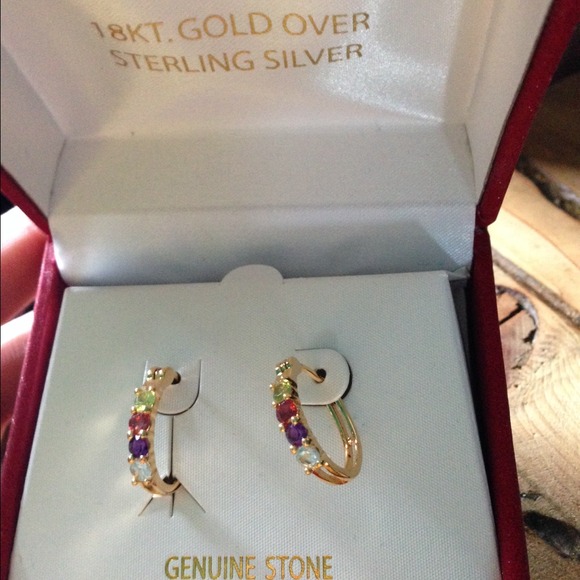 Gold and sterling silver earring! NEVER WORN! 💜