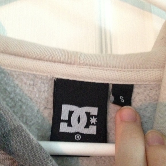 DC grey hoodie! - Picture 4 of 4