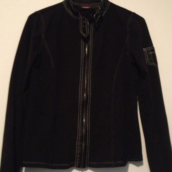 👍👍 DKNY buckle collar and zip sweater👍👍