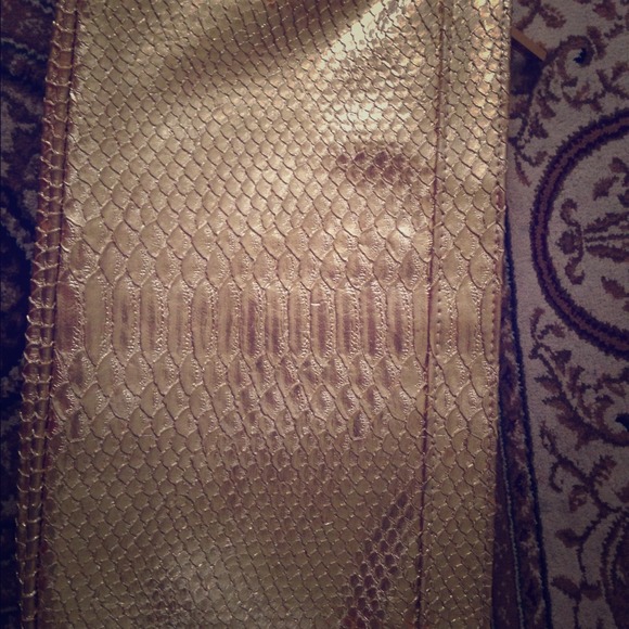 Guess clutch purse! - Picture 1 of 5