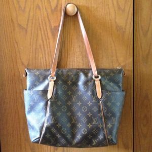 🚫SOLD🚫 Authentic Louis Vuitton Totally MM