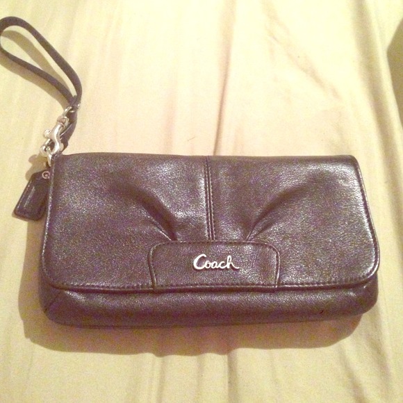 Coach Clutches & Wallets - 🎀Authentic 🎀COACH Perfect Ashley Wallet/Wristlet