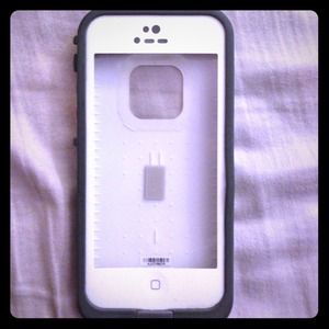 White iPhone 5 lifeproof case