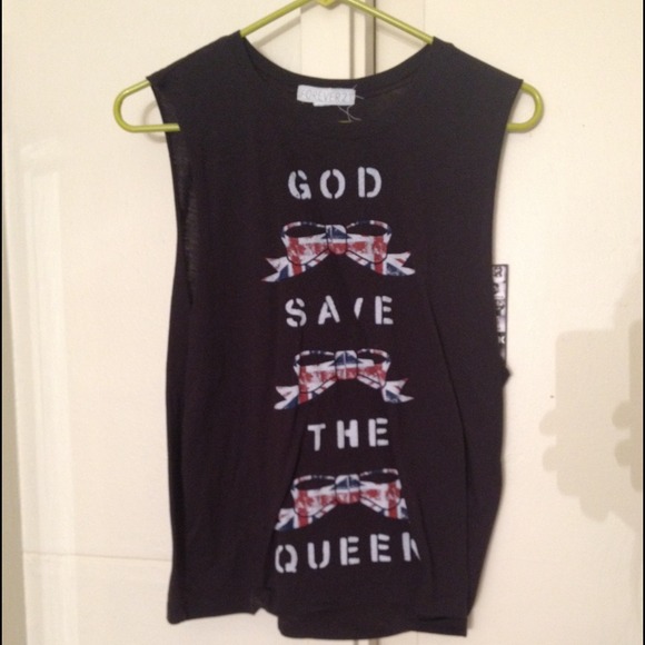 Black sleeveless top