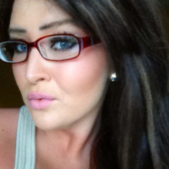 Nothing!!! Just showing my wigs on!!! - Picture 3 of 4