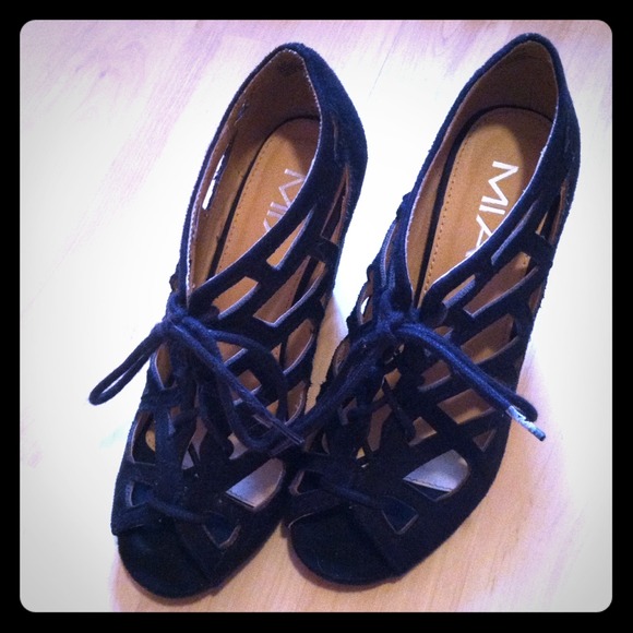 MIA Shoes - Gorgeous black heels