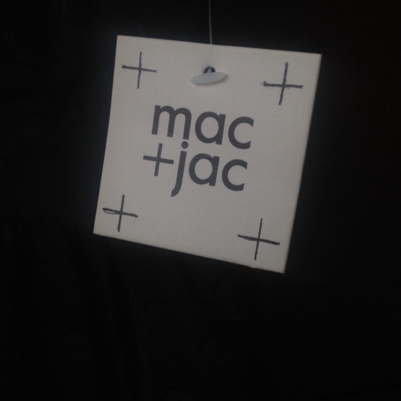 Classic black dress perfect for homecoming formal - Picture 2 of 4