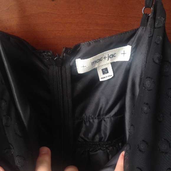 Classic black dress perfect for homecoming formal - Picture 3 of 4