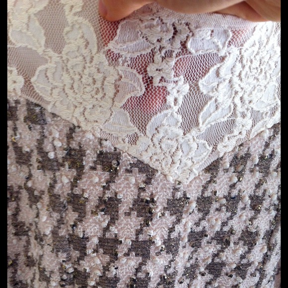 🔴SOLD🔴Crochet Lace Sleeve Metallic Peplum Top - Picture 4 of 4