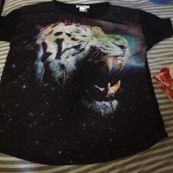 Tops - Lion shirt