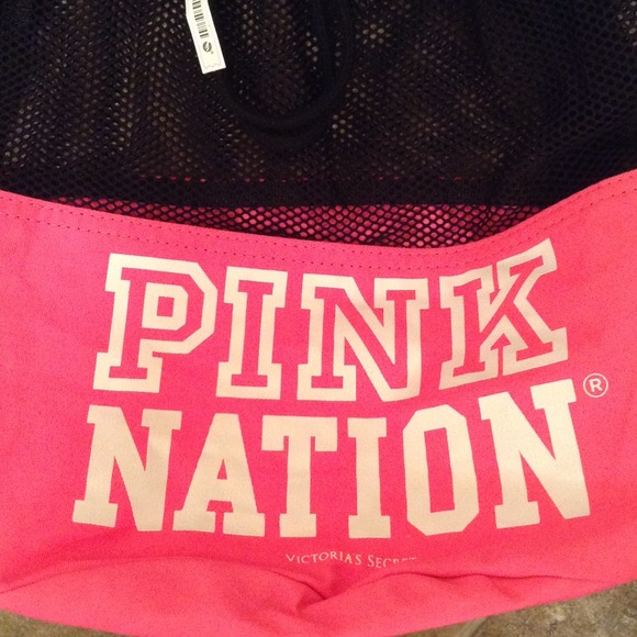 🚫SOLD🚫 Victoria's Secret PINK mesh Bag💕 - Picture 3 of 3