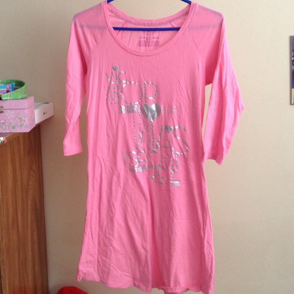 VS night gown
