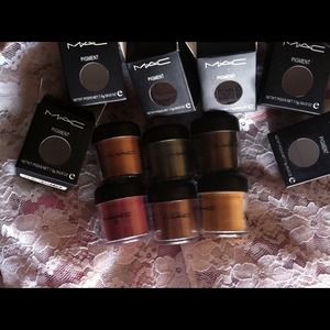 @SarahhmMAC 1/2 tsp(lasts forever) sample of lot 6