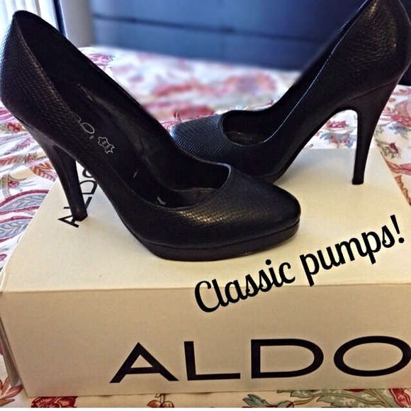 Sold in bundle! Aldo black pumps S7