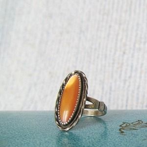 Vintage ring Hawaiian orange mother of pearl