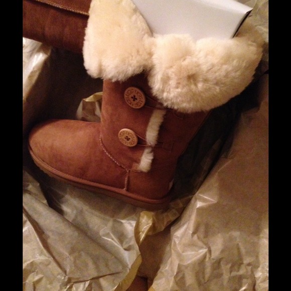 RESERVED FOR EMMA! UGGS!!!!!