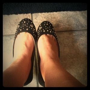 Black and gold flats