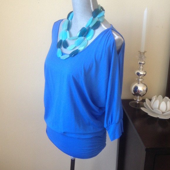 🚫Sold🚫 Tart open shoulder top