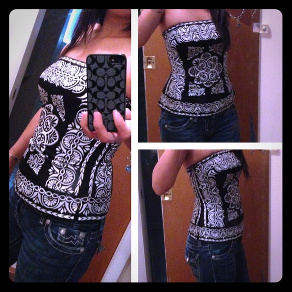 White House black market top ~ 👍reposh👏