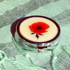 ✨Free w $10 or more purchase✨Flower pills holder