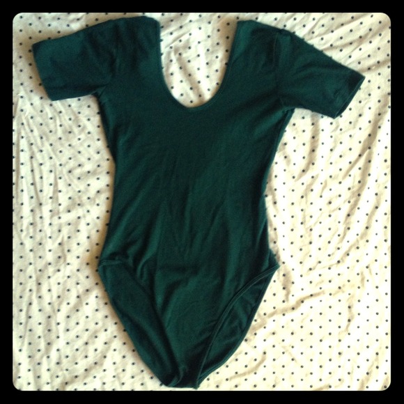 Short-sleeve Leotard