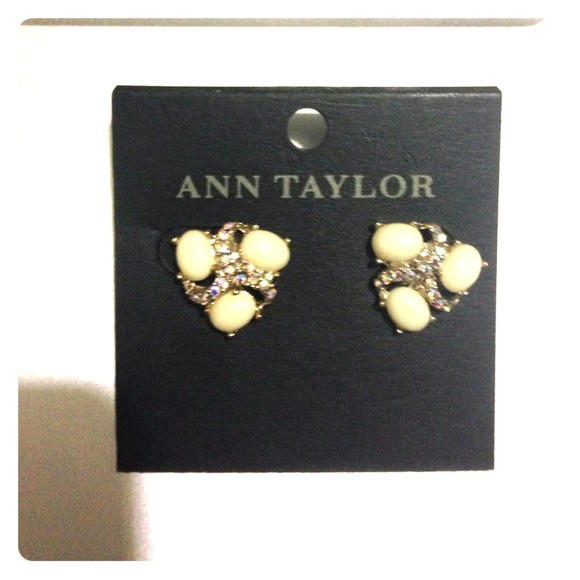 Beautiful Never worn earrings.