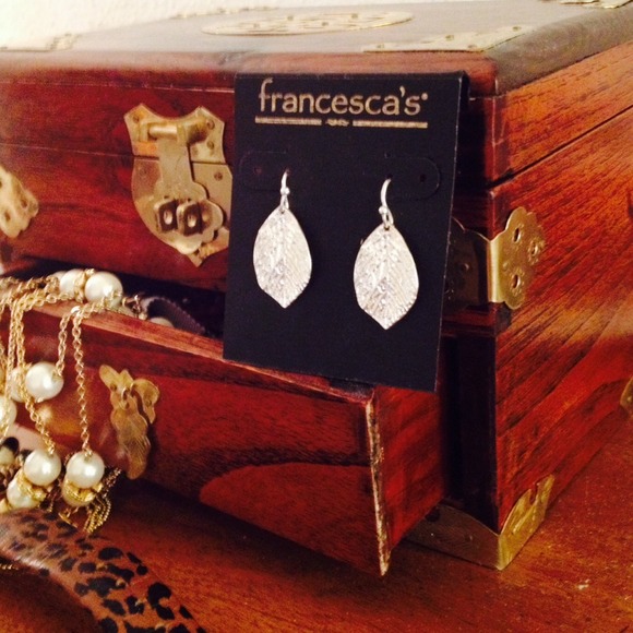 🎈SOLD🎈Silver Leaf Drop Earrings
