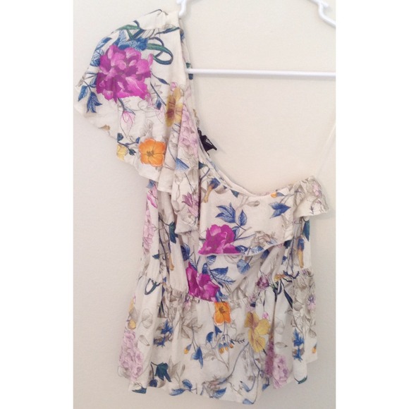 BUNDLED H & M Floral Peplum Top