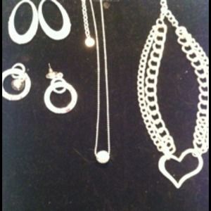 Lot of jewelry