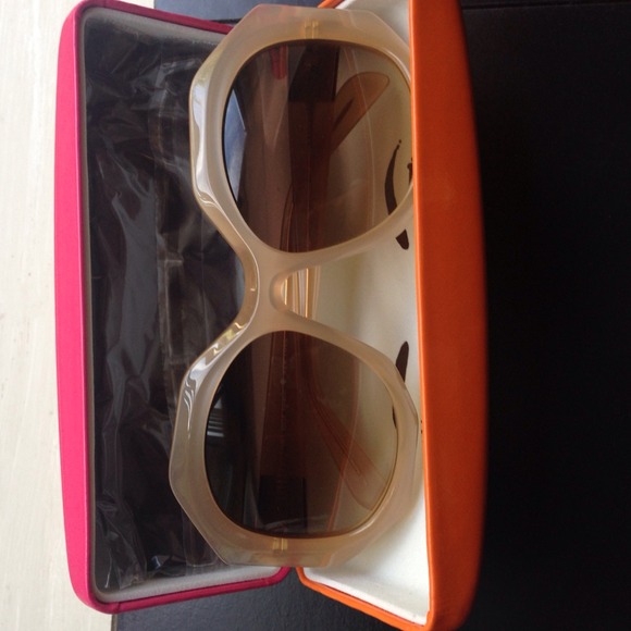 Authentic Kate Spade Jeanne Sunglasses. Brand new!