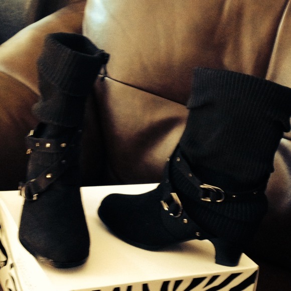 GIRLS SIZE: 9